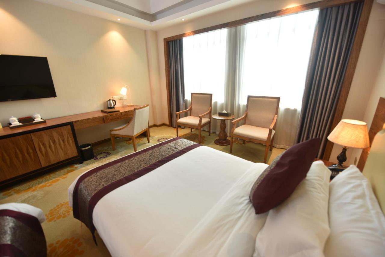 Hong Van Grand Hotel Mong Cai Eksteriør bilde