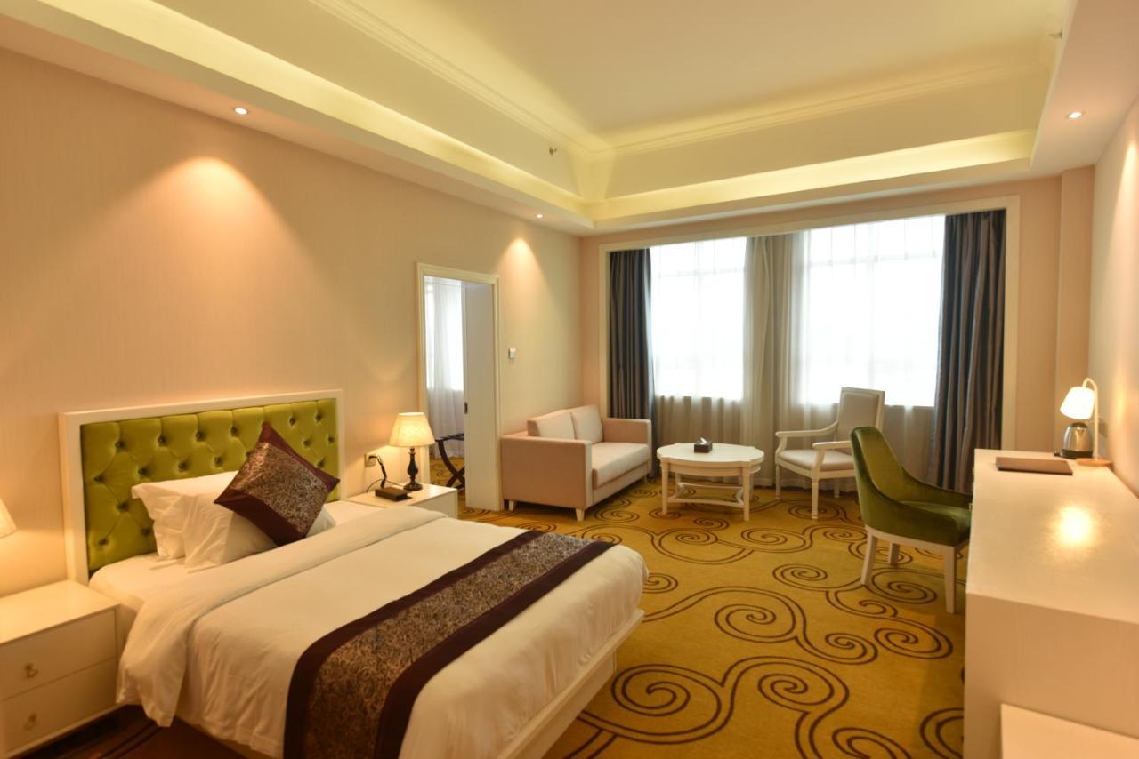 Hong Van Grand Hotel Mong Cai Eksteriør bilde