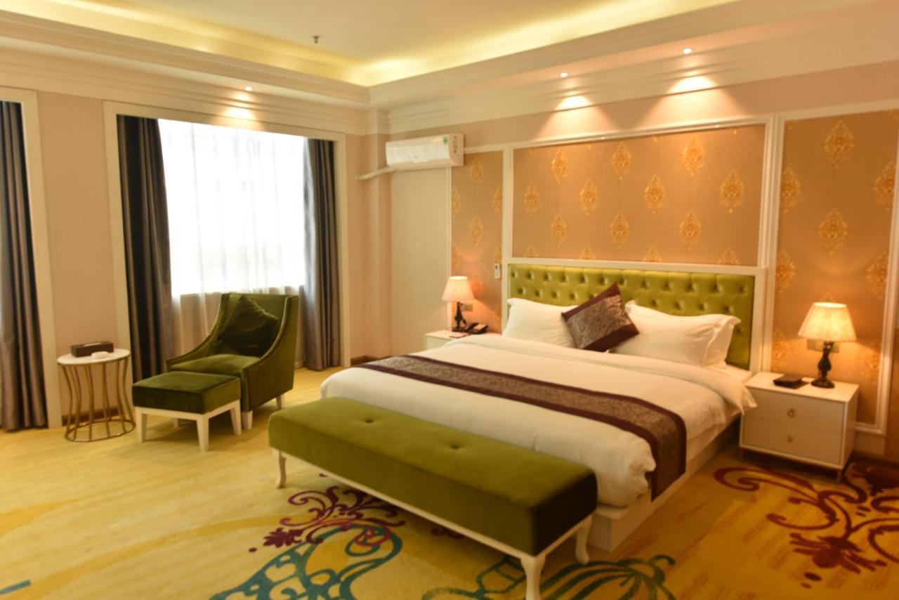Hong Van Grand Hotel Mong Cai Eksteriør bilde