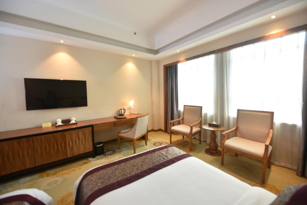 Hong Van Grand Hotel Mong Cai Eksteriør bilde